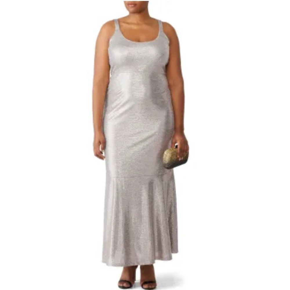 Hutch
Silver Cameron Gown size 18